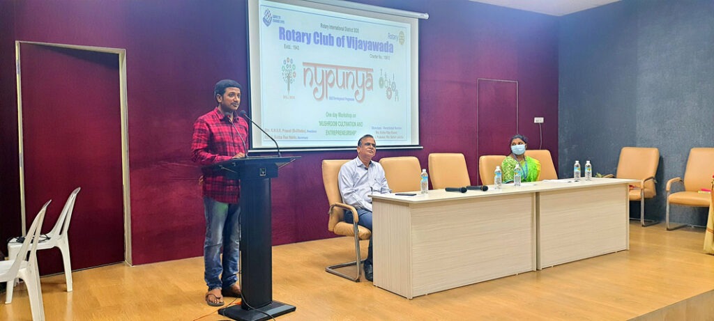 workshop on mushroom Farming