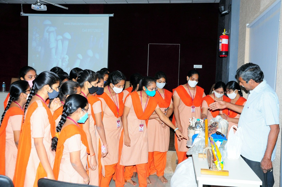 workshop on mushroom Farming