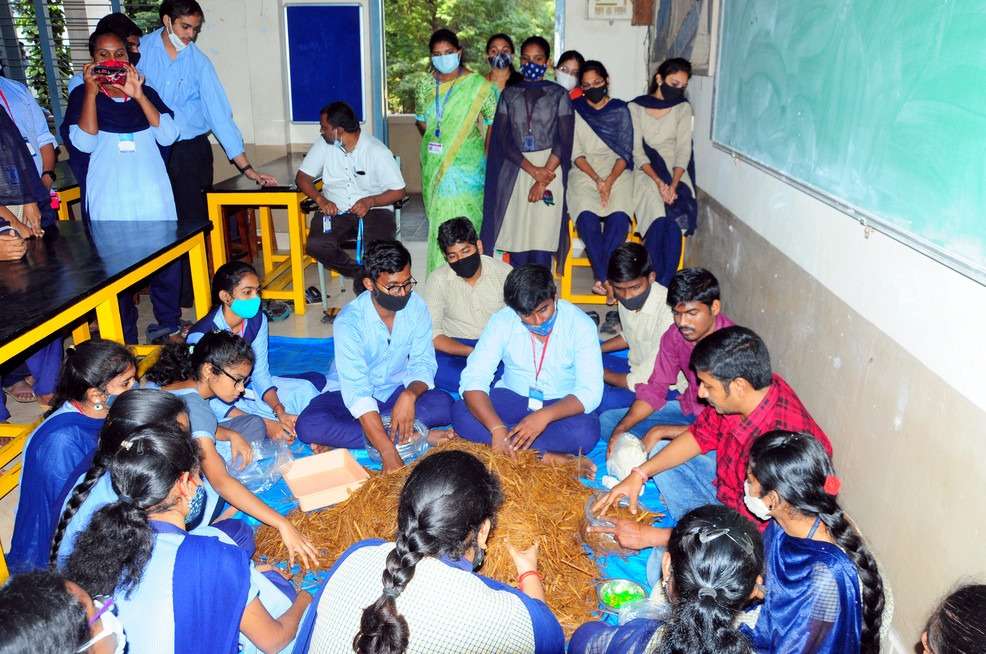 workshop on mushroom Farming