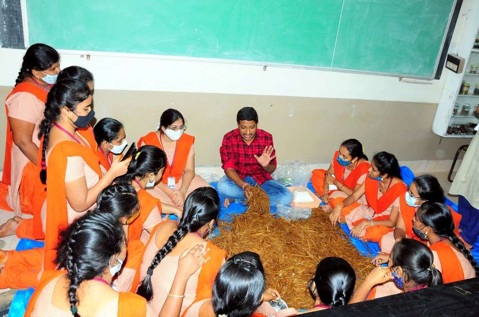 workshop on mushroom Farming