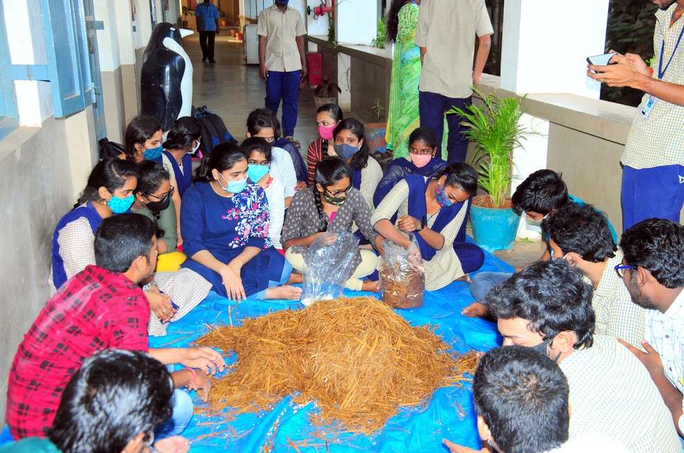 workshop on mushroom Farming